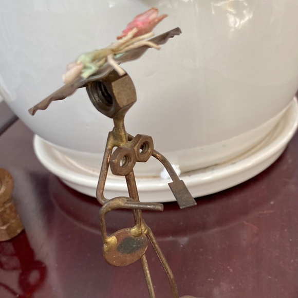 Metal Figurines Lady w credit card & Man on the Potty - Picture 4 of 15